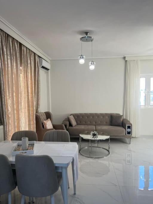 Apartment Modern And Comfortable 5km From Center